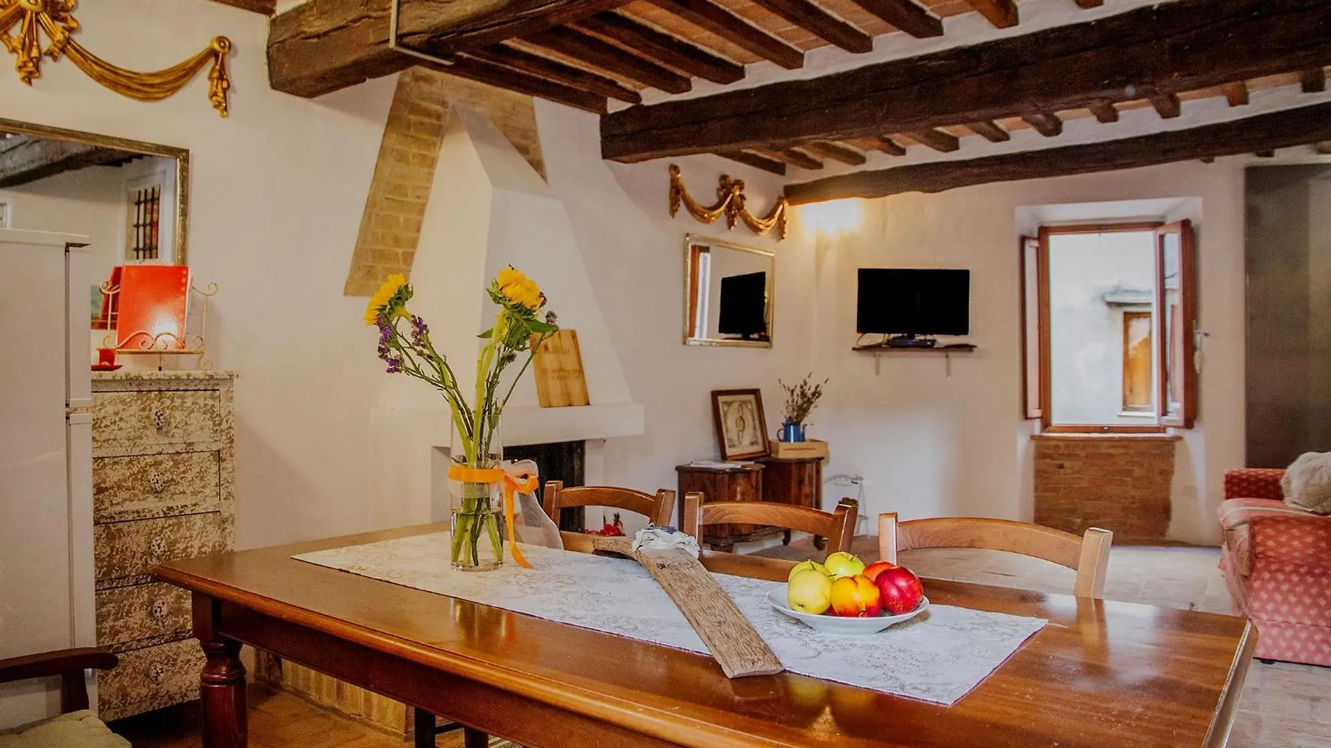 Romantic & Charming Appartamento In Centro Storico Cuore Di Toscana Monterotondo